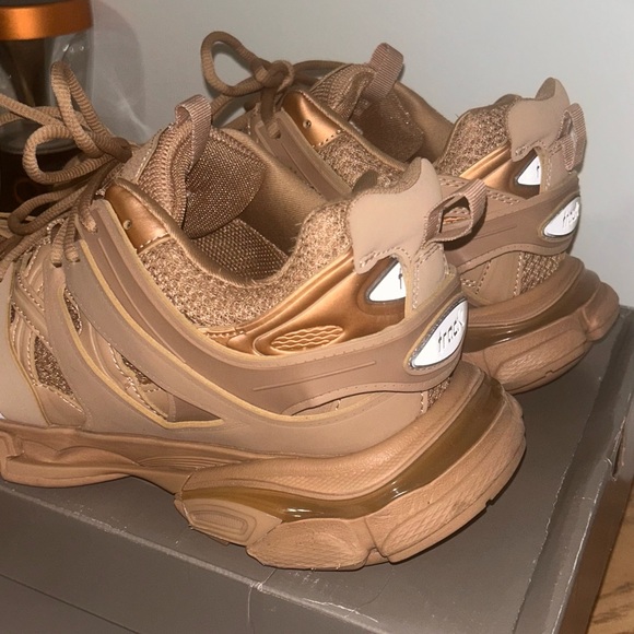 Balenciaga Track Size 45EU/12US
Beige Slightly Worn W dustbag - Picture 5 of 9